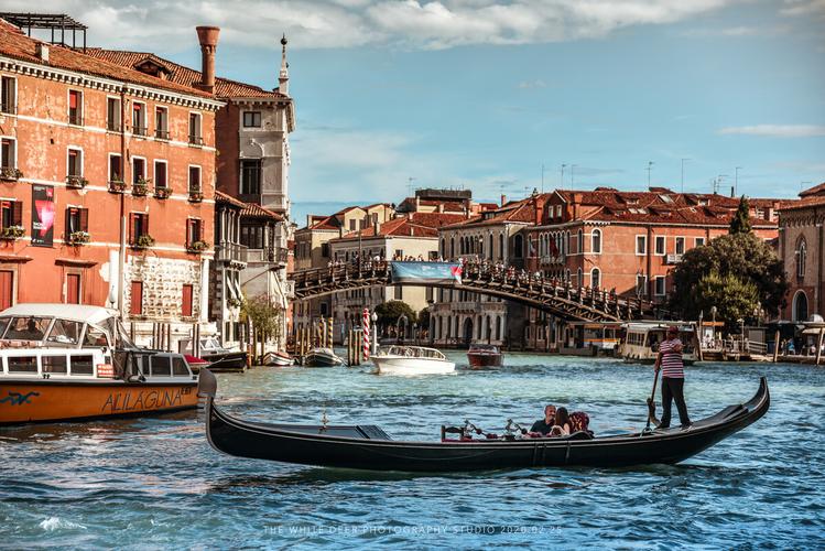 威尼斯拥挤的运河（威尼斯拥挤的运河是什么）